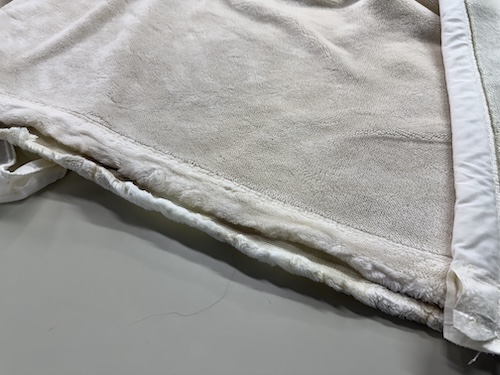 ブログを読んで毛布のヘム補修（常滑市）