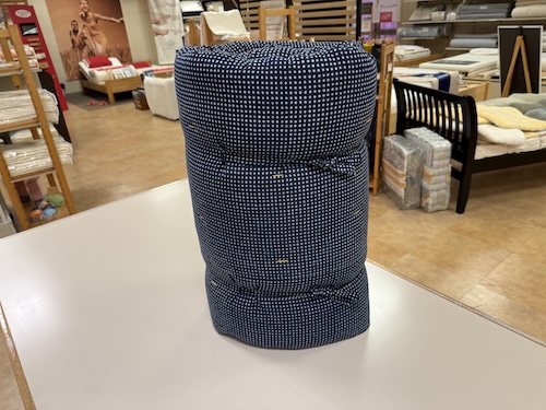 紐付き仕様の長座布団